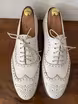 /bilder/schuh-dokumentation/sonstiges/brogues-auswahl/sub/weisse-hirschleder-full-brogue-oxfords-oben.avif