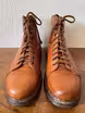 /bilder/schuh-dokumentation/stiefel/cognac-farbene-monkey-boots-zwiegenaeht/sub/cognac-farbene-monkey-boots-vorne.avif